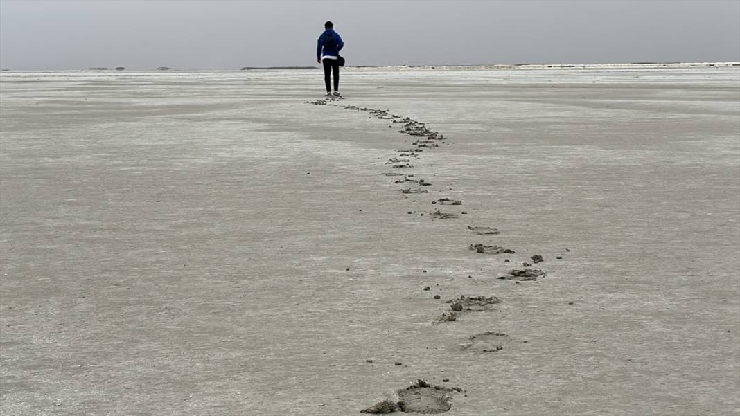 Tuz Gölü can çekişiyor! 130 bin futbol sahasından 13 bine düştü 24
